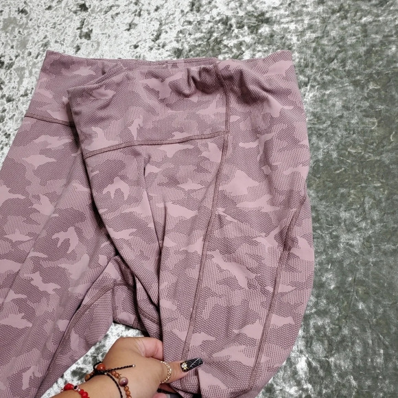 Athleta Ultimate Stash Pocket Camo Capri - Picture 2 of 7